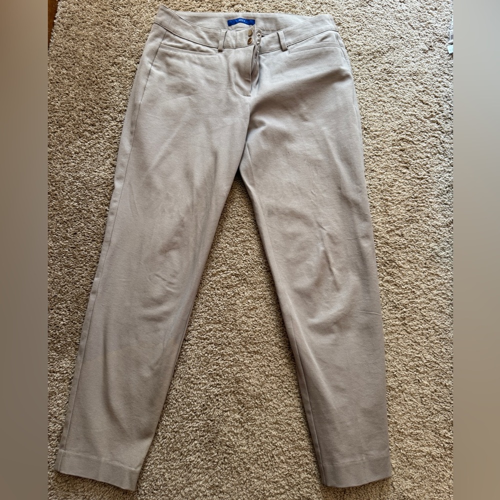 Women’s Cropped Khakis